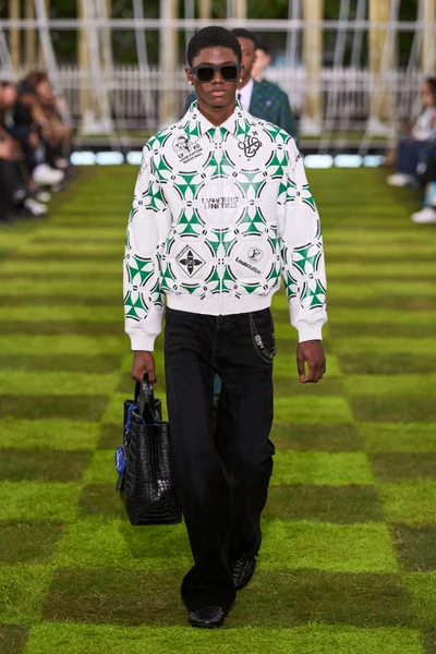 Look 74